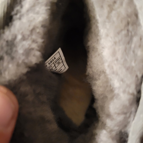 Ugg boots - Picture 7 of 8